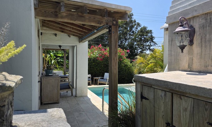 Paget House | Your Private Luxury Villa - 3 Bedrooms, House & Cottage, Pool, Walk to Beach!n