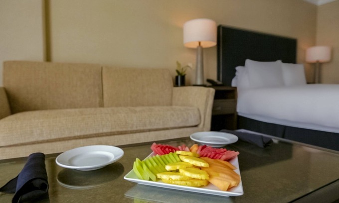 Sunnyvale West Hotel | Your Relaxing Getaway Awaits! Free Parking, Onsite Pool, Pets Allowed!