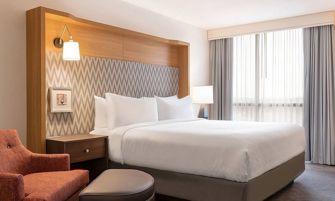 Fort Worth Hotel | Your Relaxing Home Away from Home! Contemporary Unit! Indoor Swimming Pool!