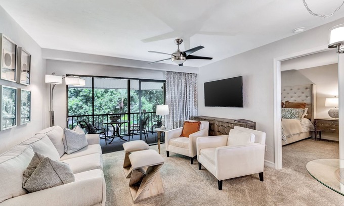 Park Shore Condo | Your Serene Escape Awaits Discover Paradise in Naples at Park- near beach & golf