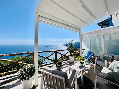Path of the Gods House | YourHome - White House Giò