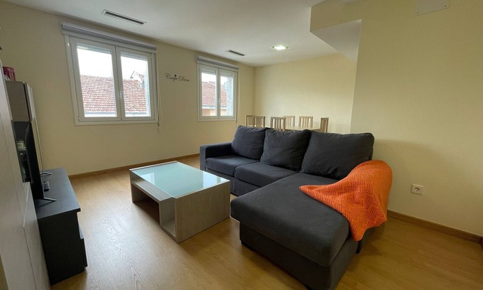 Ourense Apartment | YourHouse Maca I