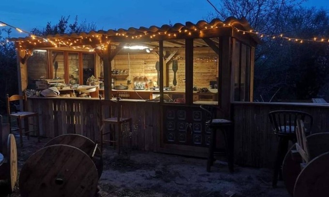 Nyls Cabin | Yourte 20 Cuisine Douche Extérieur Ferme et Toilette Séche Commun