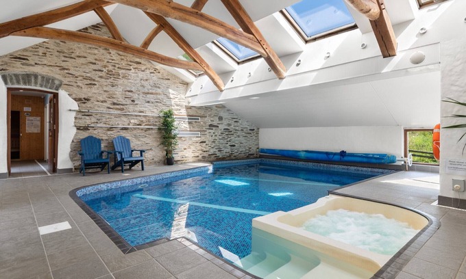 Llanglydwen House | Ysgubor Uchaf - Four Bedroom House, Sleeps 8