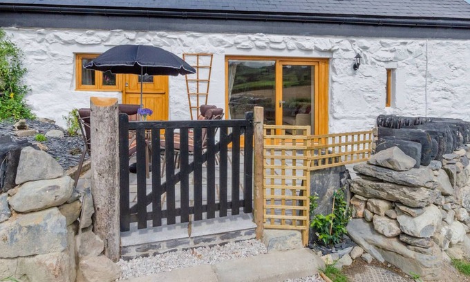 Llanrwst House | Ysgubor Wen in the beautiful Llanrwst