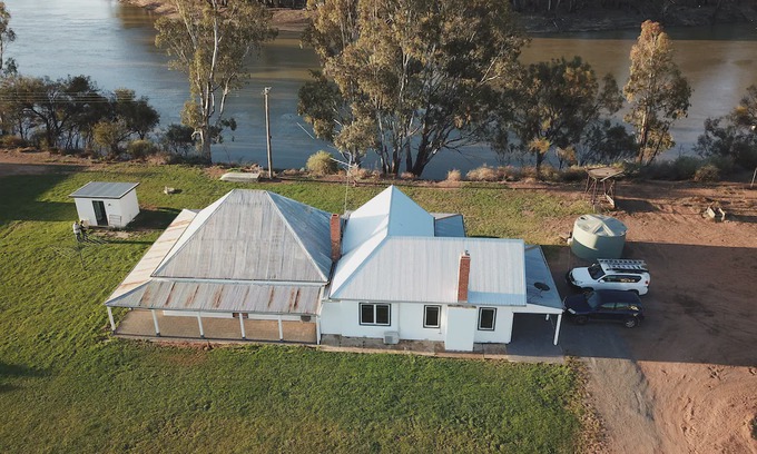 Boundary Bend House | YUNGERA HOMESTEAD. 33 Buchanan Lane Boundary Bend , Victoria.