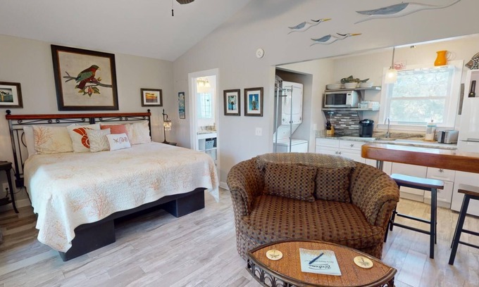 Tybee Island Condo | Zabana Cottage - 5 A Fishermans Walk- Gorgeous Gated Couples Retreat - South end