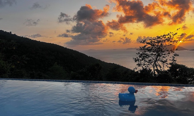 Road Town Villa | Zafira Luxe 4-Bedroom Villa with Infinity Pool, Sauna, Steam & Amazing Sunsets
