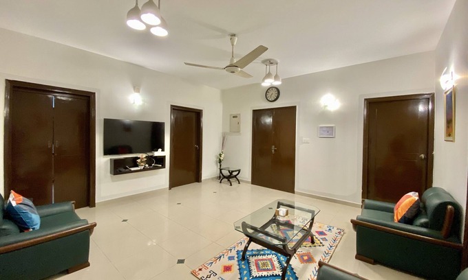 D.H.A. Apartment | Zaha Home: Shahvar Manzil-3br apt,Bukhari Comm,DHA