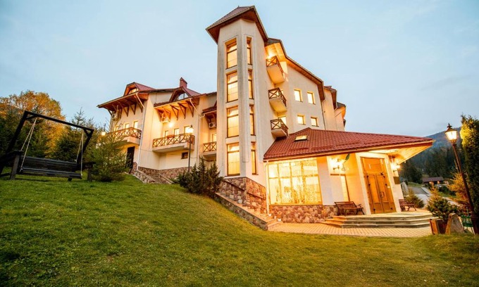 Plavya Hotel | Zahar Berkut