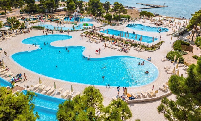 Zaton Apartment | Zaton Resort Apts. with Pool