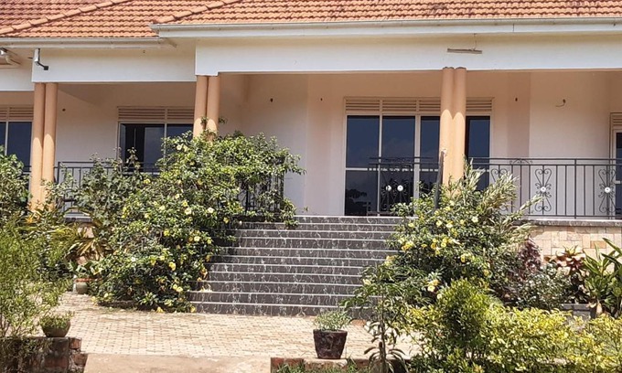 Entebbe Bed & Breakfast | Zawes Place Kitende