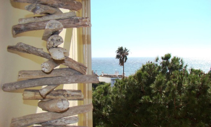 Sitio de Calahonda Apartment | ZEN BEACH- 200m beach- WiFi by Fiber Optic- A/C-Pool- Community Garden