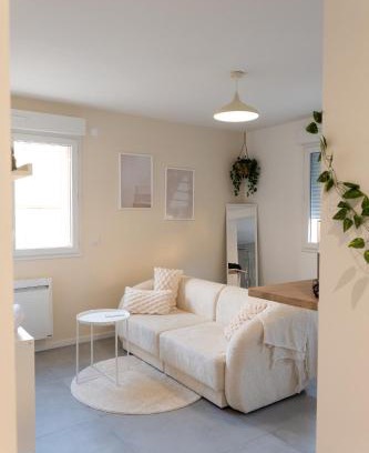 Moulins Apartment | Zen et Romantique Room - Harmonie