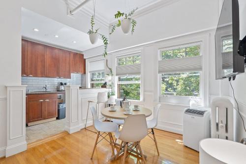 Belltown Apartment | Zen Gem Studio Downtown