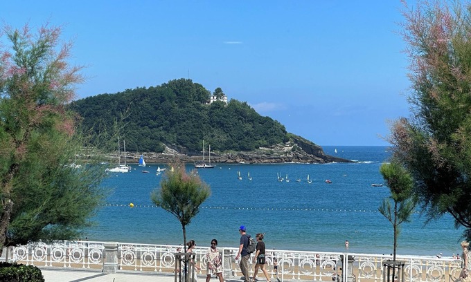 San Sebastian Centro Apartment | ZEN LaConcha Seaview Sanctuary