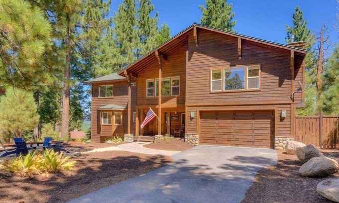 Lake Forest House | Zen Mountain Retreat in Tahoe City