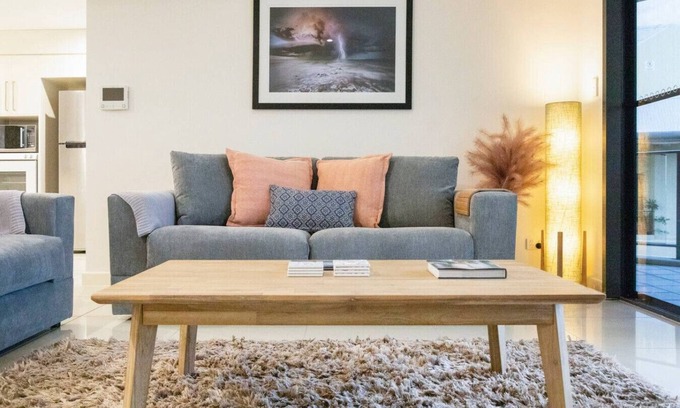 Darwin City Centre Apartment | Zen Ocean Charm 3BR Luxury W/front Apt Pool + BBQ