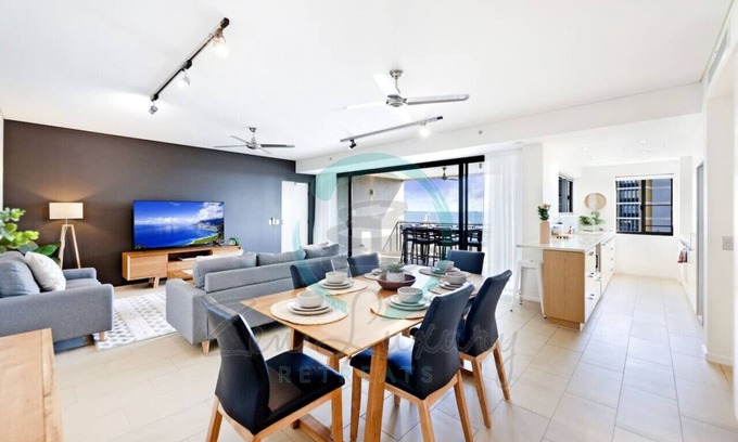 Darwin City Centre Apartment | Zen Oceania : Moon Dunes ~ Gulf View ~ BBQ ~ Pool