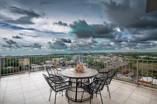 Darwin City Centre Apartment | ZEN Pinnacle Penthouse (2) 3-BR Panoramic Retreat