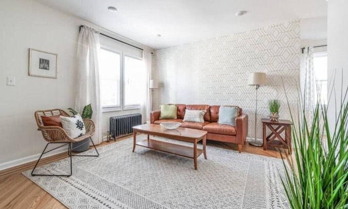 Vauxhall Apartment | Zen Spa Retreat With King Bed Near NYC train