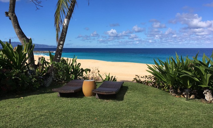 Pupukea Apartment | Zen Tropical Beachfront Studio. Close to Log Cabins, Pipeline, Shark's Cove.