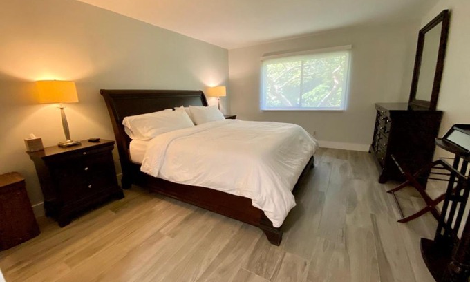 Weston Apartment | Zen Weston Condo Centrally Located