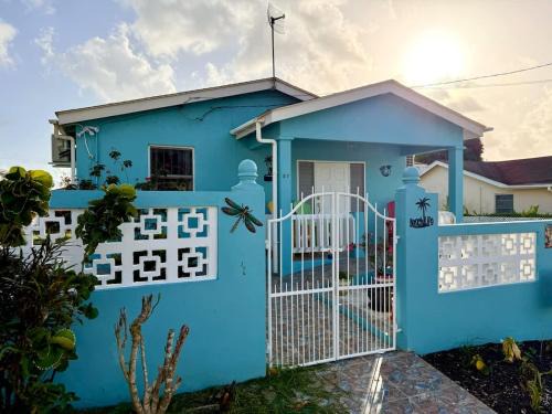 Douglas House | ZenBreak Steps to the Sea 2Bd