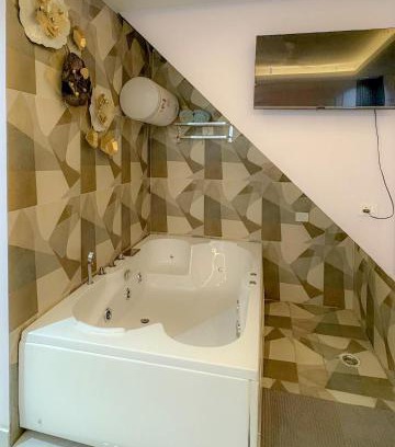 Sushant Lok Apartment | Zencasa