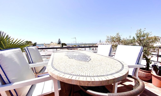 Olhao Hotel | Zenit Budget Basicinn B&B Olhao ext prive bathroom
