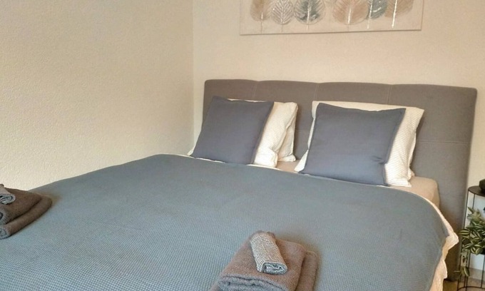 Frutigen Apartment | Zentral I Quellwasserbrunnen I gratis Parkplatz WiFi