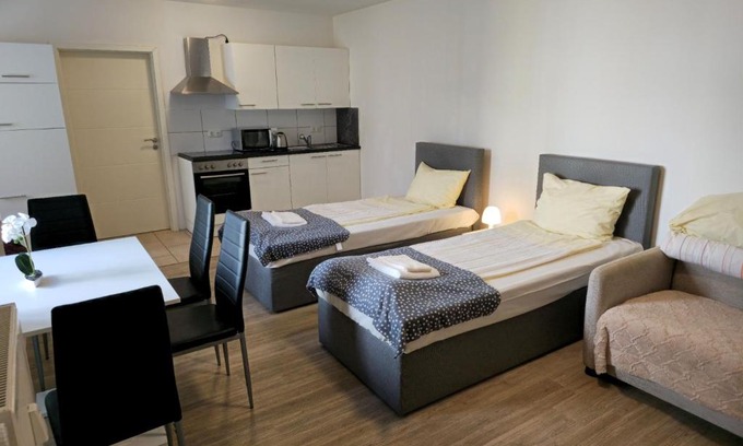 Neumuenster Apartment | Zentrale City Apartments - Optimal für Kurz- oder Langzeitaufenthalte