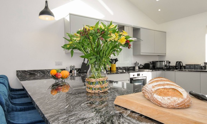 Helston Cottage | Zephyr