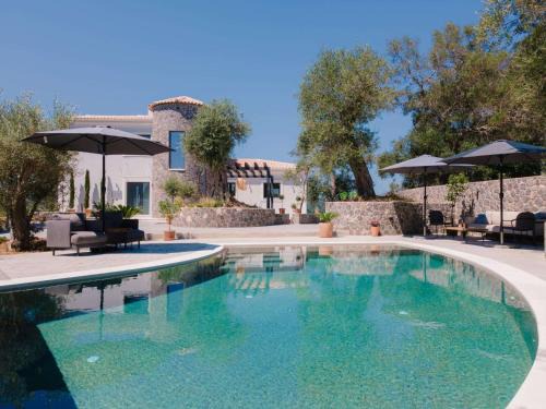 Corfu Villa | Zervos by Vintage Travel