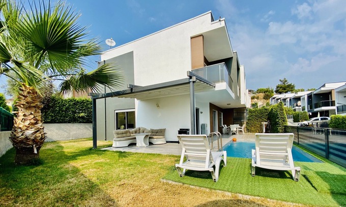 Kadnlar Denizi Mahallesi House | zeta B1 villa