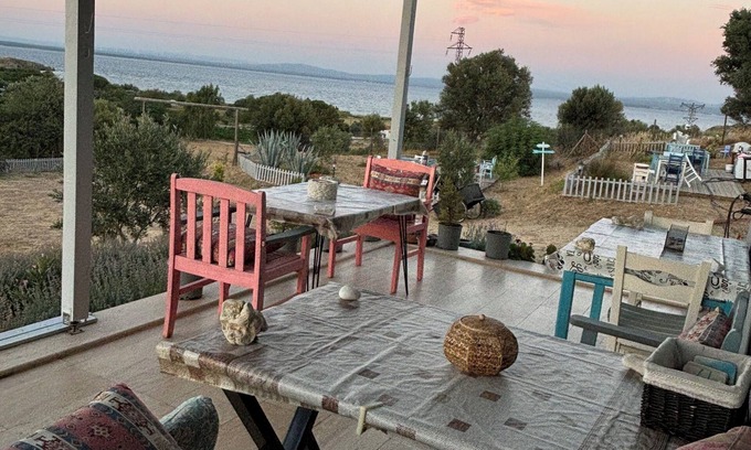 Bozcaada House | Zeus kır evi