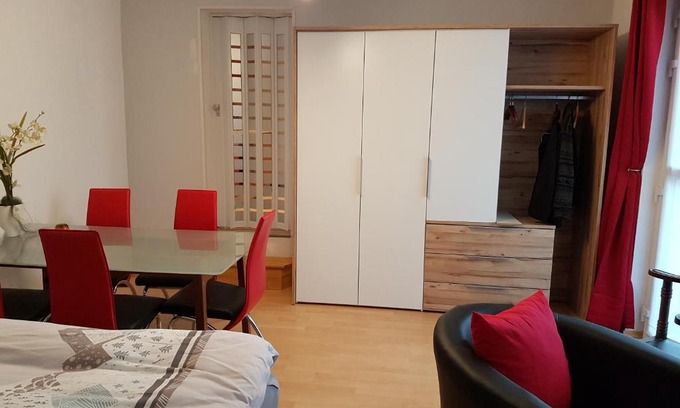 Zeuthen Apartment | Zeuthen Ferienwohnung am See, Stadtgrenze Berlin