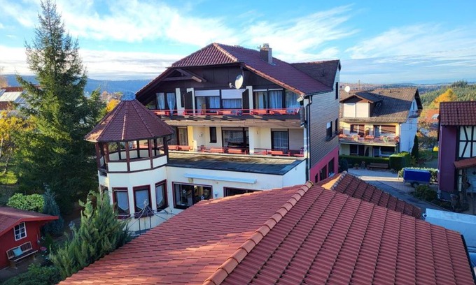 Rotensol House | Zi04 Doppelzimmer Loggia und Balkon
