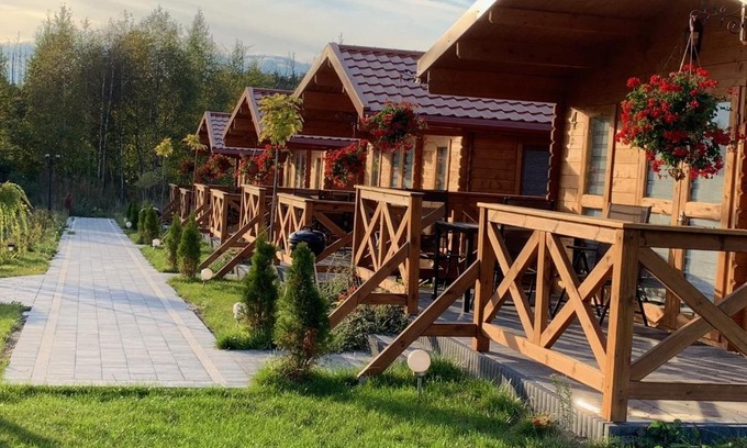 Mikolajki House | ZIELONA DOLINA - kompleks dla rodzin z dziećmi