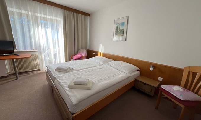 Obsteig Bed & Breakfast | Zimmer 04/2bett mit Balkon - Pension Alpina