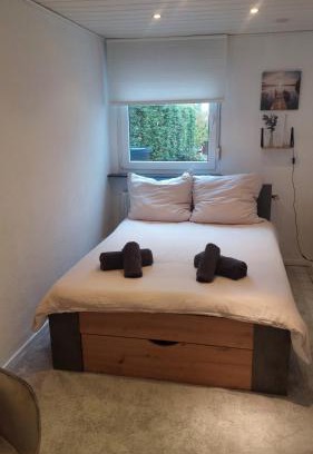 Bad Oeynhausen Apartment | Zimmer mit eigenem Bad und eigenem Eingang