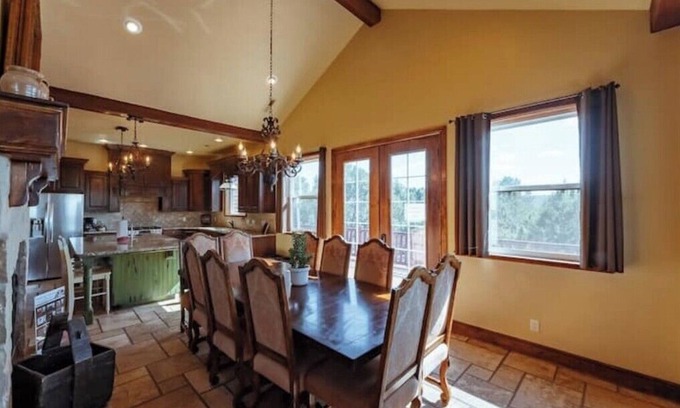 Zion National Park East Entrance Cabin | Zion Views-Zion Ridge Family Lodge + Resort Access