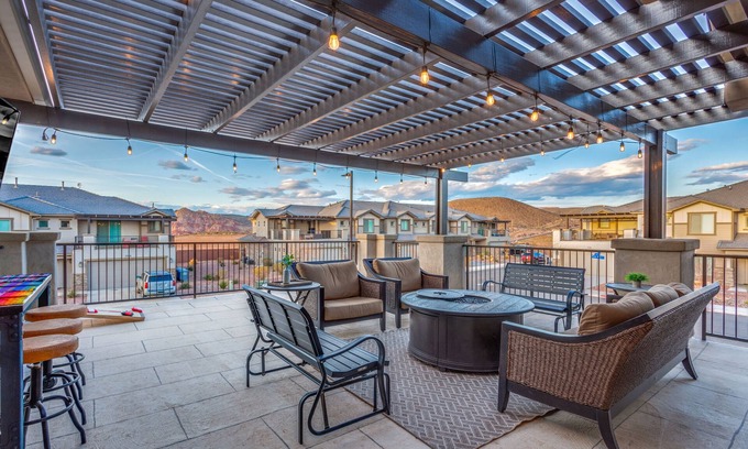 Hurricane House | Zion Village Resort 2065 | Private Hot Tub, Putting Green, and Resort Amenities