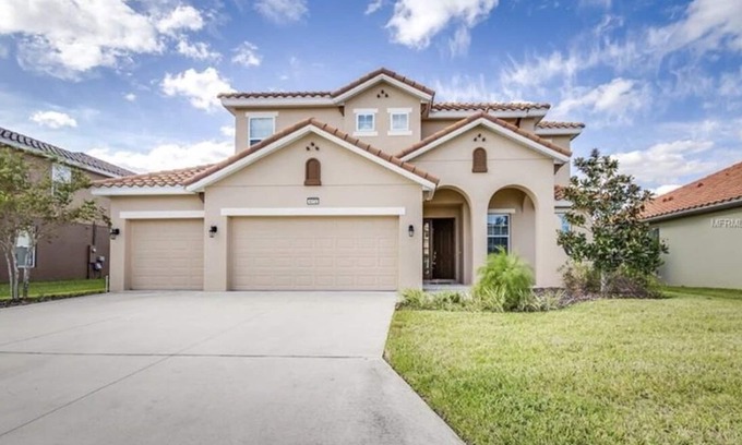 Loughman House | Zo Enterprize in Solterra Resort, Saltwater Pool, Spacious 6br 5 bath