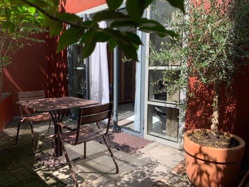 Utrecht City Center Bed & Breakfast | Zocher6 BnB a monumental town house in the city center