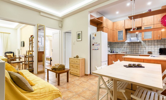 Ilisia Apartment | Zografou Hidden Gem - Athens Charming Home