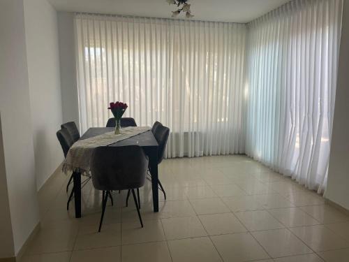Kiryat Moshe Apartment | Zohar House
