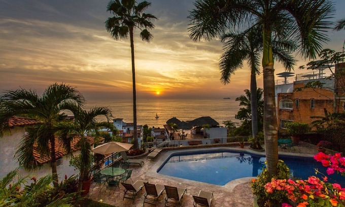 Romantic Zone Condo | Zona Romantica. Beautiful Panoramic Ocean View