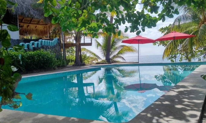 Chiltiupan House | Zonterini Beachfront Private House El Zonte