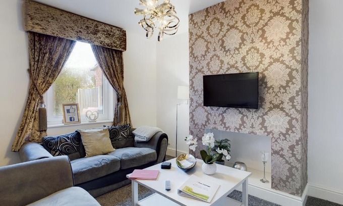 Chorlton-by-Backford House | Zoo Cottage
